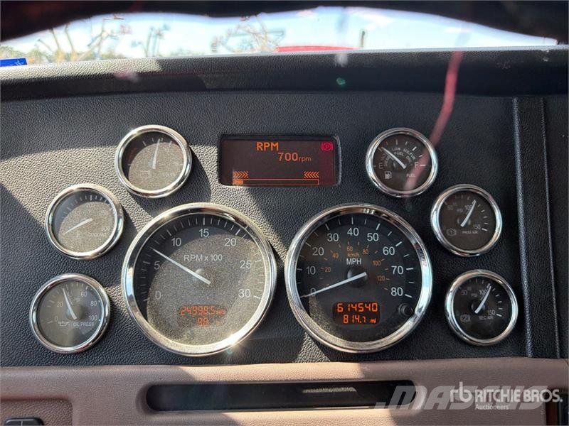 Peterbilt 388 Trekkers