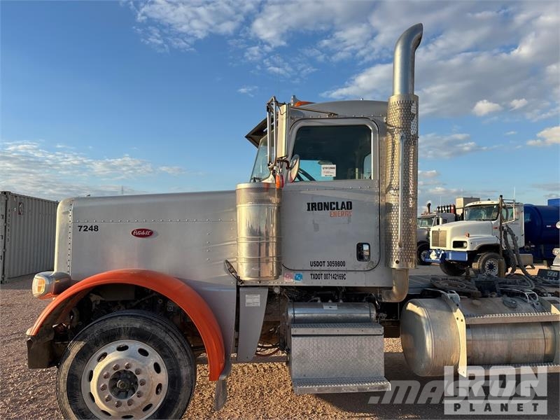 Peterbilt 388 Vlačilci