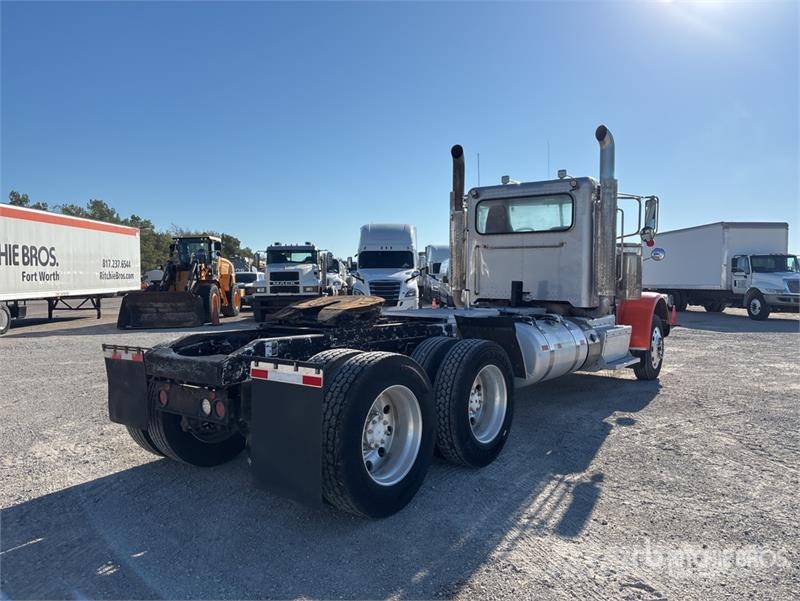 Peterbilt 388 Vlačilci