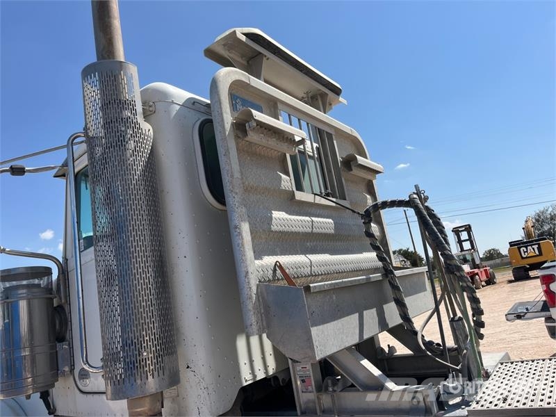 Peterbilt 388 وحدات الجر