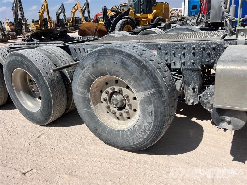 Peterbilt 388 وحدات الجر