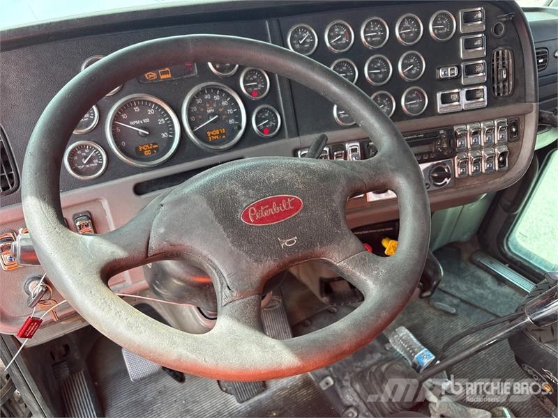 Peterbilt 388 Vlačilci