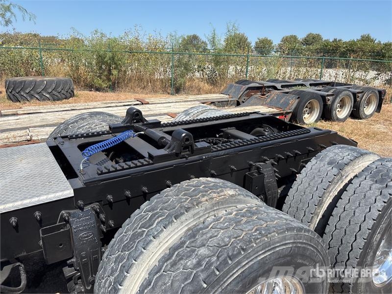 Peterbilt 389 中古トラクターヘッド | トレーラーヘッド