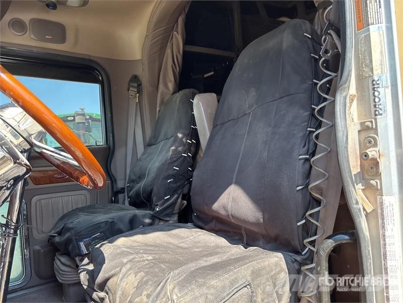 Peterbilt 389 中古トラクターヘッド | トレーラーヘッド