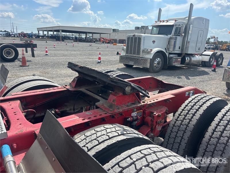 Peterbilt 389 Tractor Units