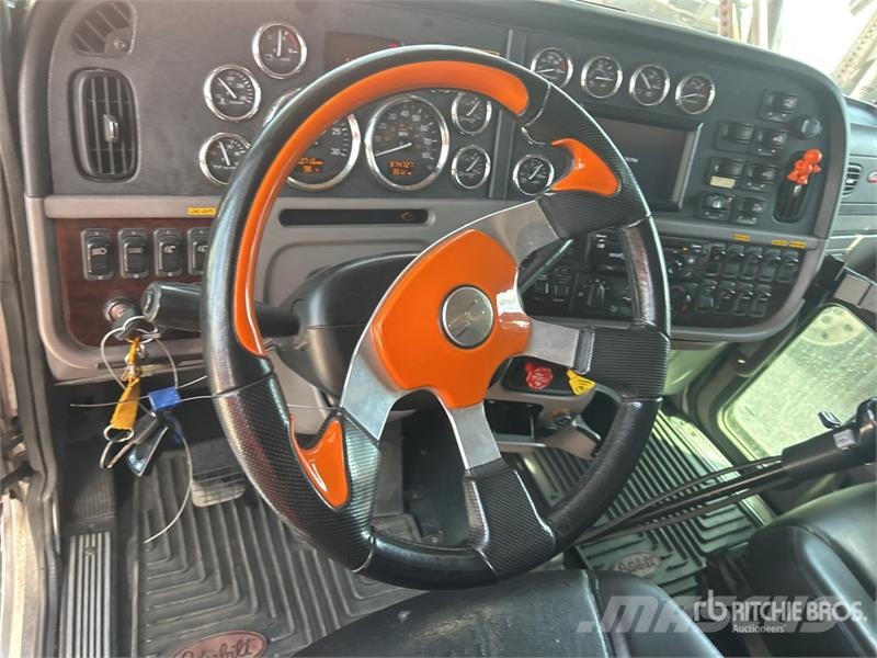Peterbilt 389 Автовозы