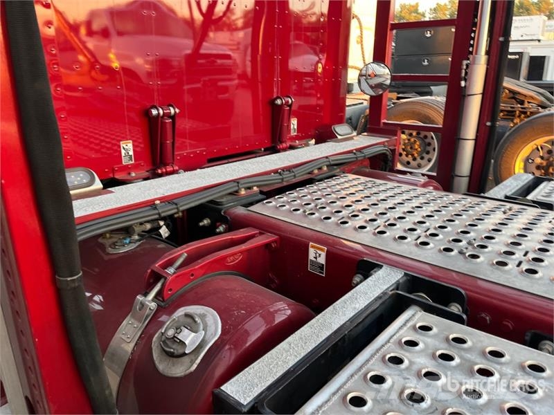 Peterbilt 389 Autotransporter