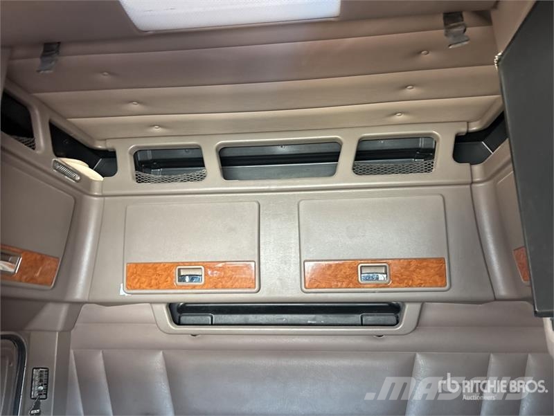 Peterbilt 389 中古トラクターヘッド | トレーラーヘッド