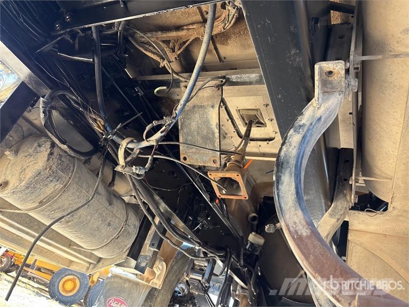 Peterbilt 389 中古トラクターヘッド | トレーラーヘッド