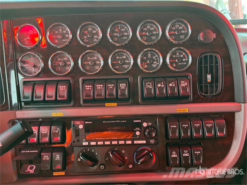 Peterbilt 389 Autotransporter