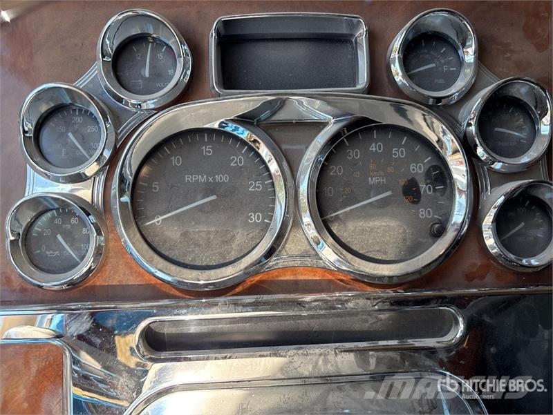 Peterbilt 389 中古トラクターヘッド | トレーラーヘッド
