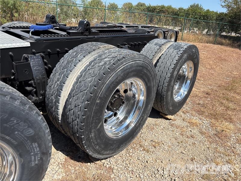 Peterbilt 389 中古トラクターヘッド | トレーラーヘッド