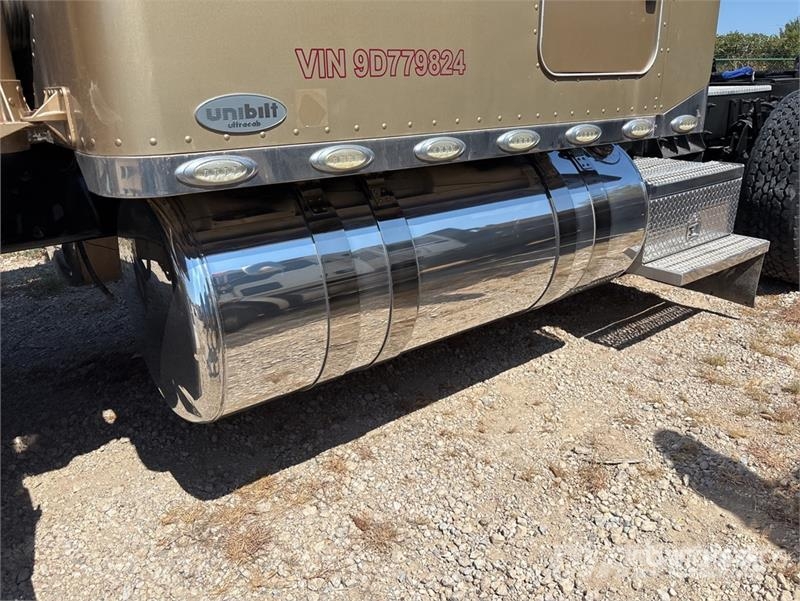 Peterbilt 389 中古トラクターヘッド | トレーラーヘッド