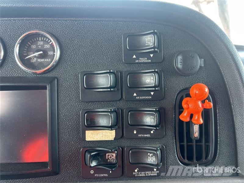 Peterbilt 389 Автовозы