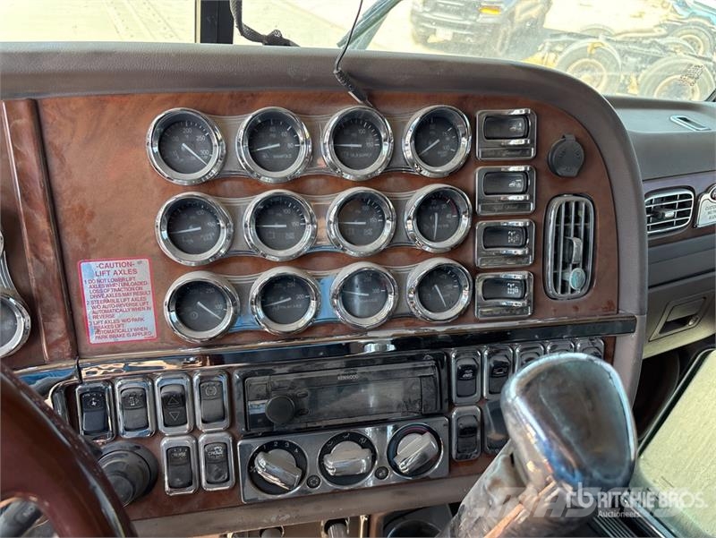 Peterbilt 389 中古トラクターヘッド | トレーラーヘッド