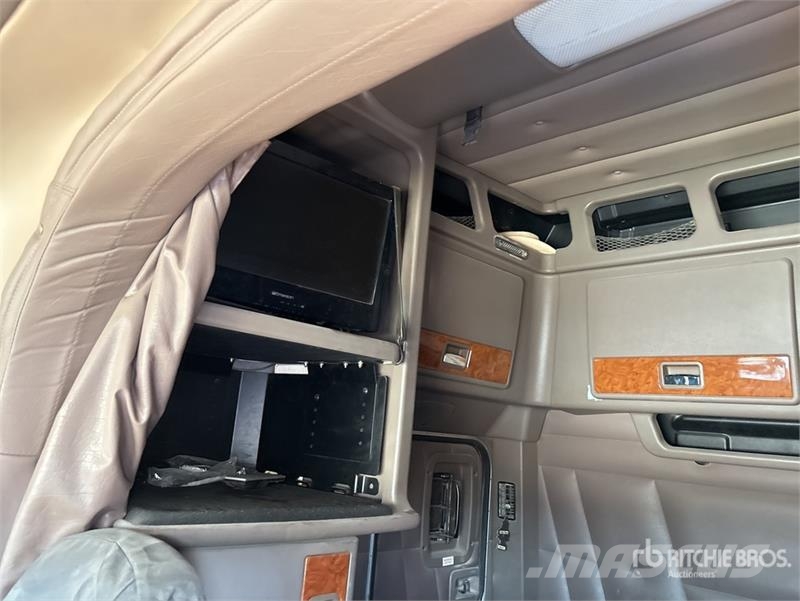 Peterbilt 389 中古トラクターヘッド | トレーラーヘッド