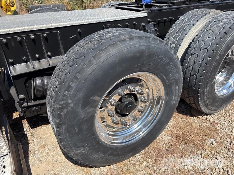 Peterbilt 389 中古トラクターヘッド | トレーラーヘッド
