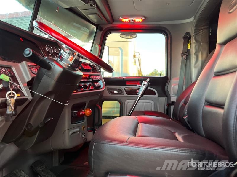 Peterbilt 389 Autotransporter