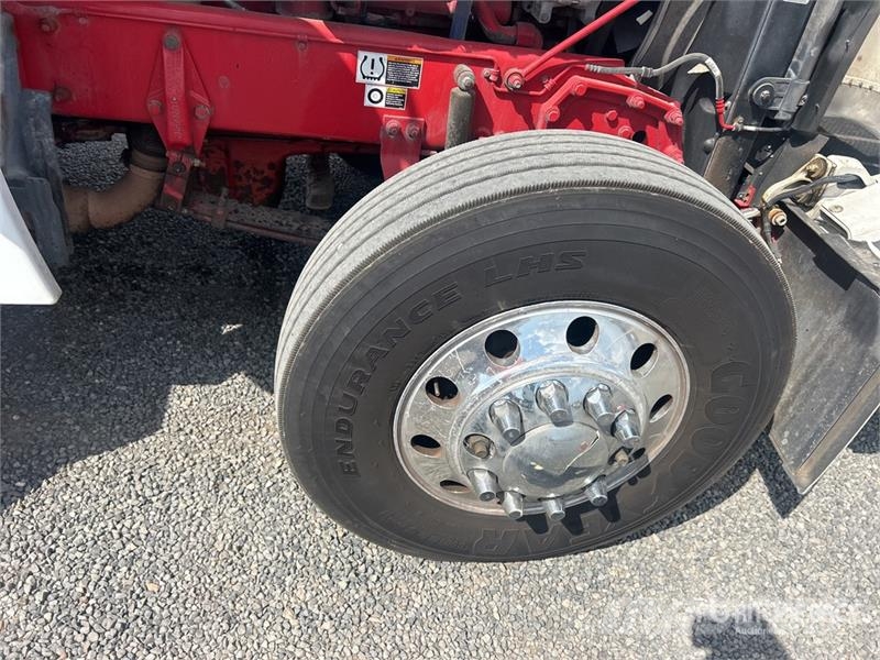 Peterbilt 389 Tractor Units