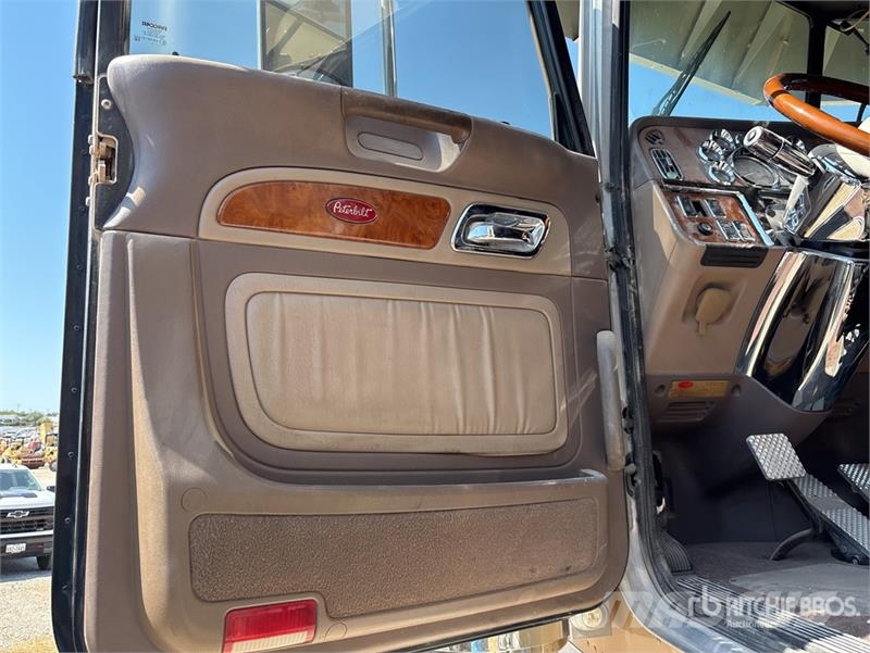 Peterbilt 389 中古トラクターヘッド | トレーラーヘッド