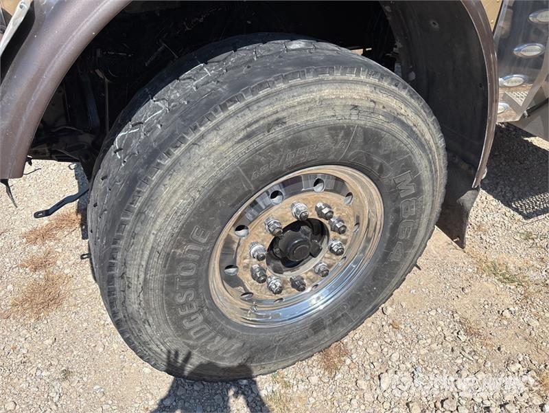 Peterbilt 389 中古トラクターヘッド | トレーラーヘッド