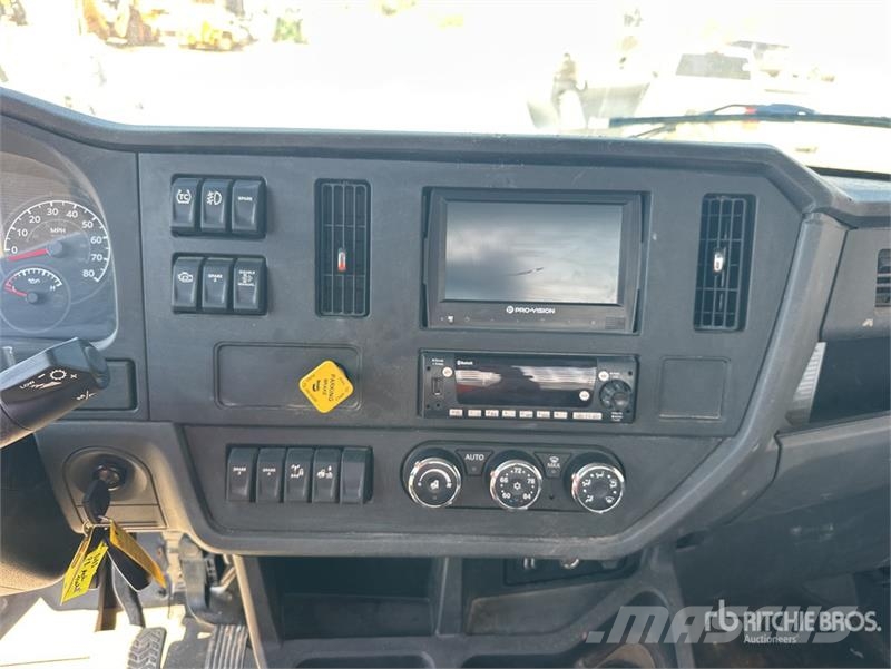 Peterbilt 536 4x2 Service Truck Municipal / general purpose vehicles