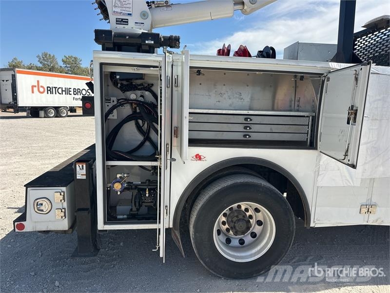 Peterbilt 536 4x2 Service Truck Municipal / general purpose vehicles
