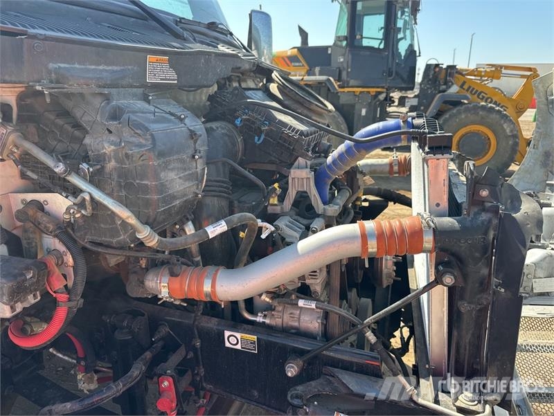 Peterbilt 536 4x2 Service Truck Municipal / general purpose vehicles