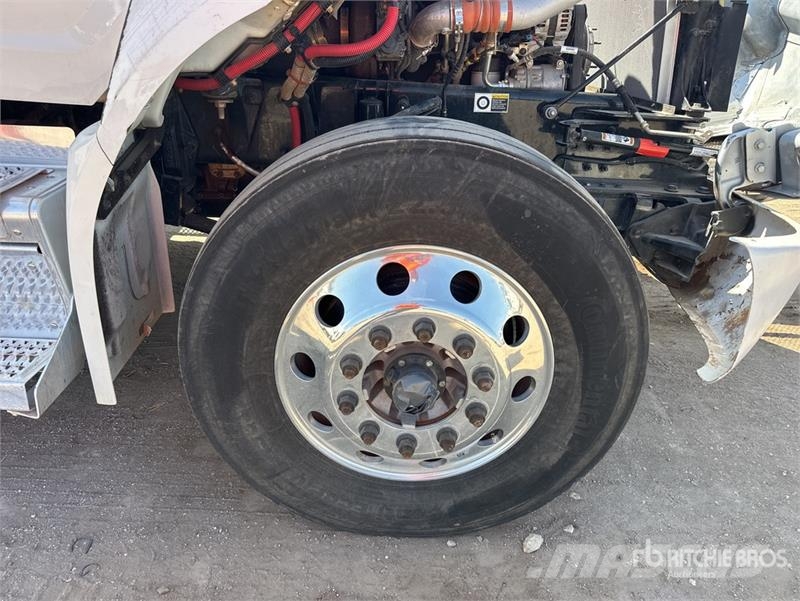 Peterbilt 536 4x2 Service Truck Municipal / general purpose vehicles