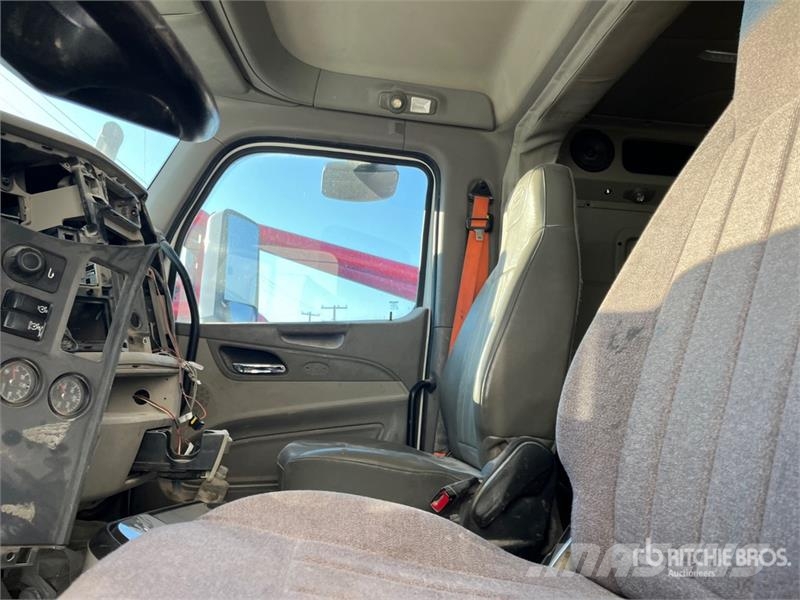 Peterbilt 567 Тягачі