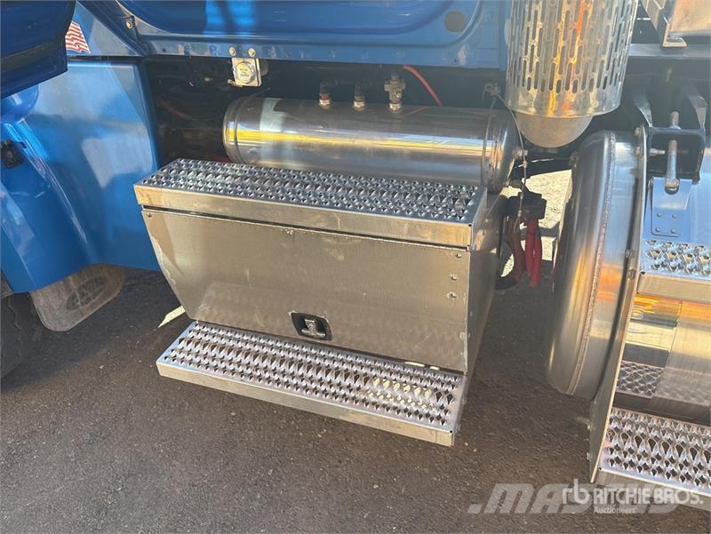 Peterbilt 567 Autotractoare