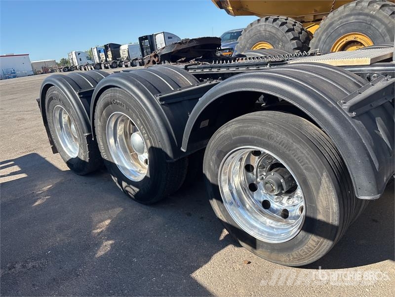 Peterbilt 567 Autotractoare