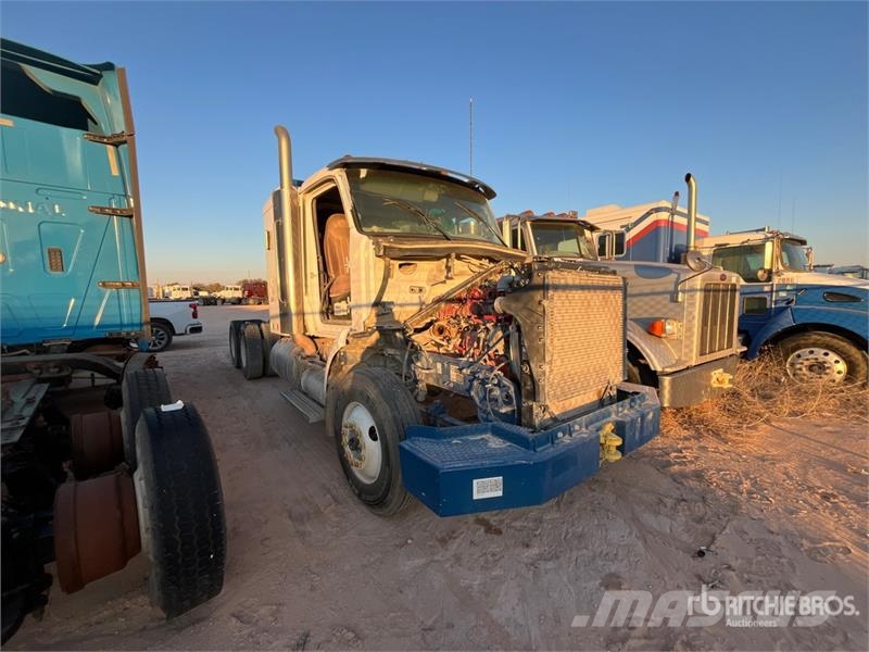 Peterbilt 567 Тягачі