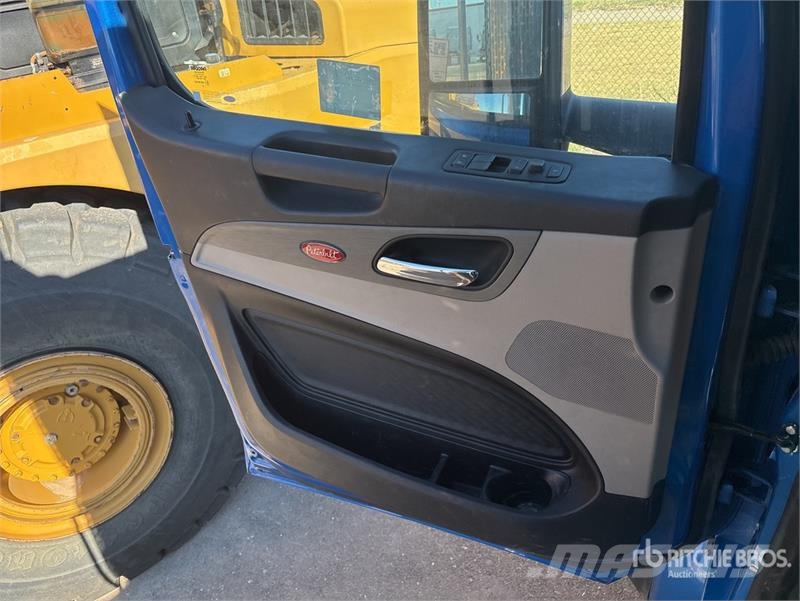 Peterbilt 567 Autotractoare