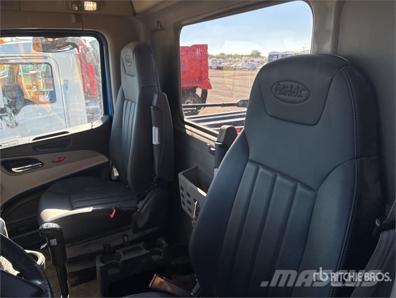 Peterbilt 567 Autotractoare