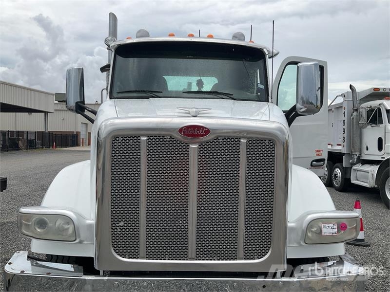 Peterbilt 567 Tractor Units