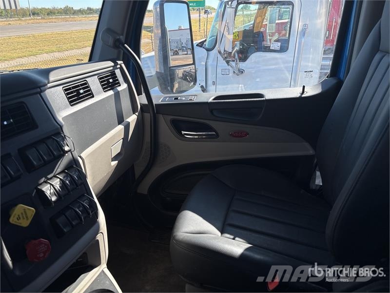 Peterbilt 567 Autotractoare