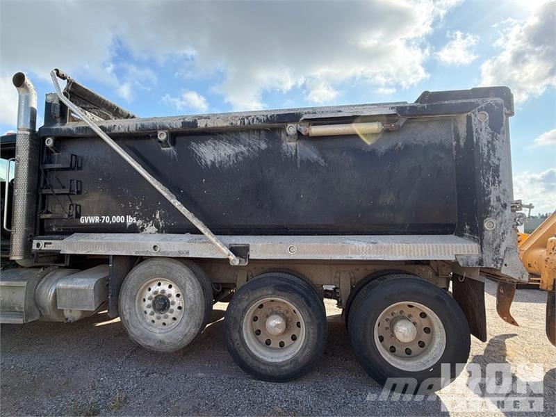 Peterbilt 567 傾卸式卡車