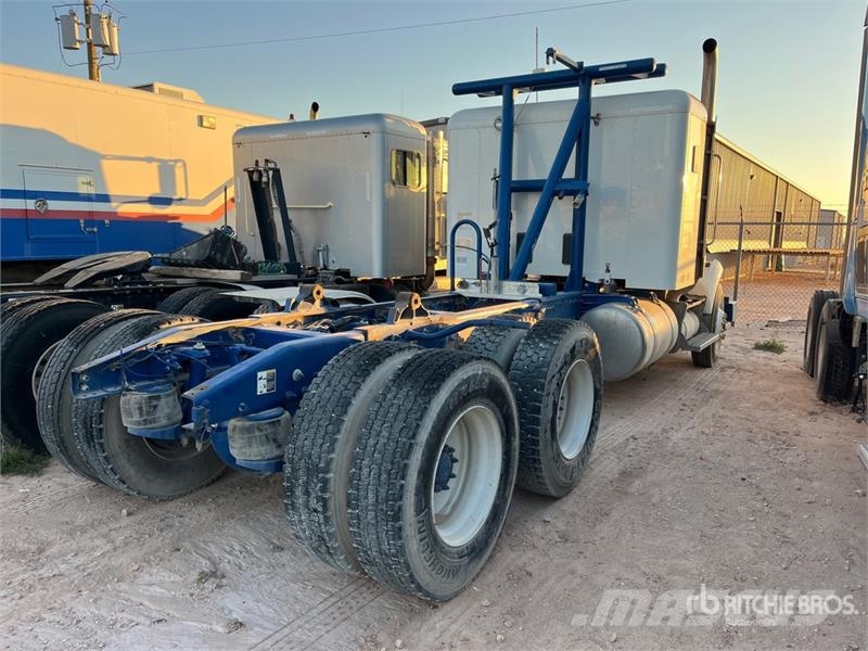 Peterbilt 567 Тягачі