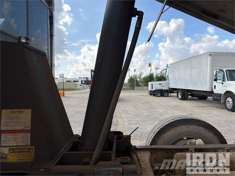 Peterbilt 567 傾卸式卡車