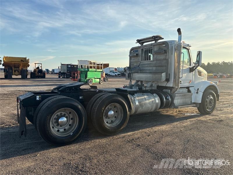 Peterbilt 567 Tractores (camiões)