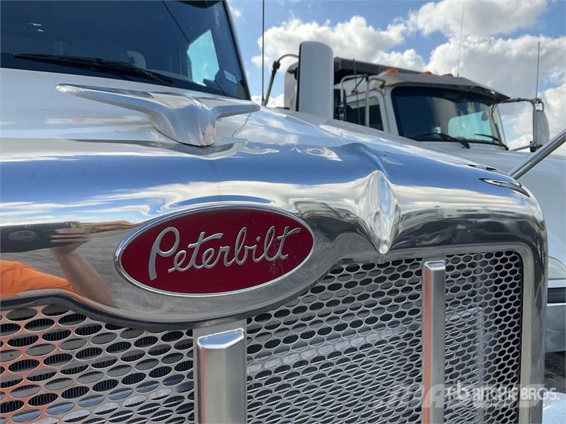 Peterbilt 567 Camiones bañeras basculantes o volquetes