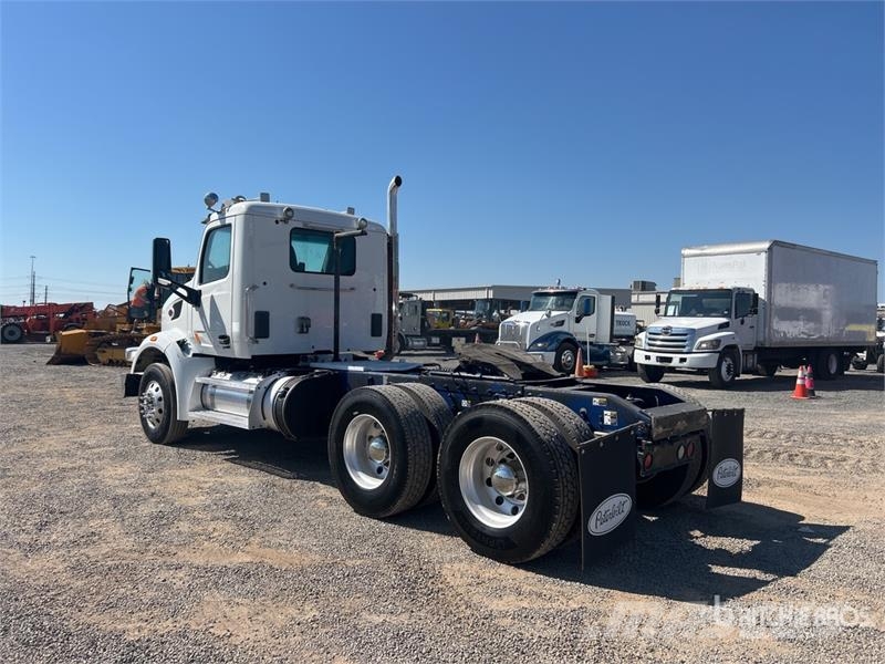 Peterbilt 567 Sadulveokid