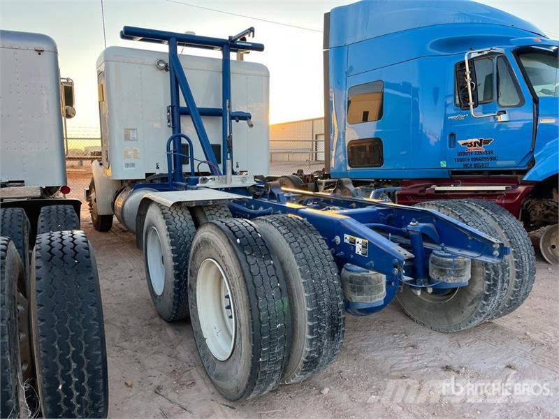 Peterbilt 567 Тягачі