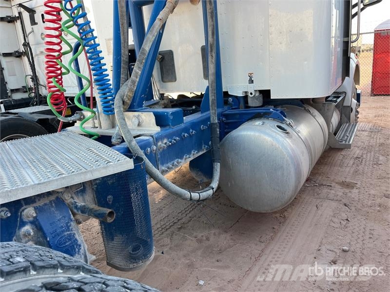 Peterbilt 567 Тягачі