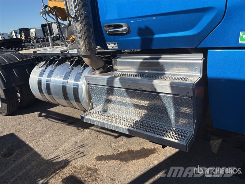 Peterbilt 567 Autotractoare
