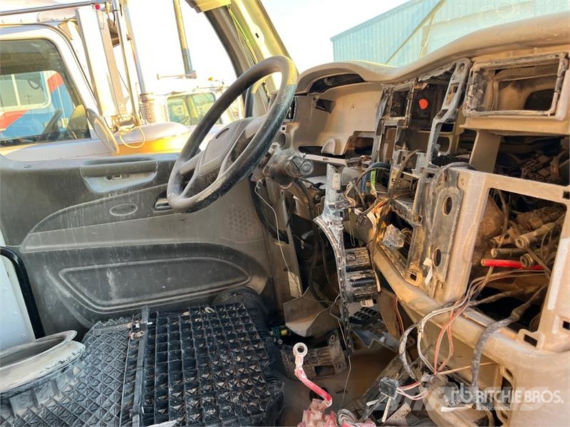Peterbilt 567 Тягачі