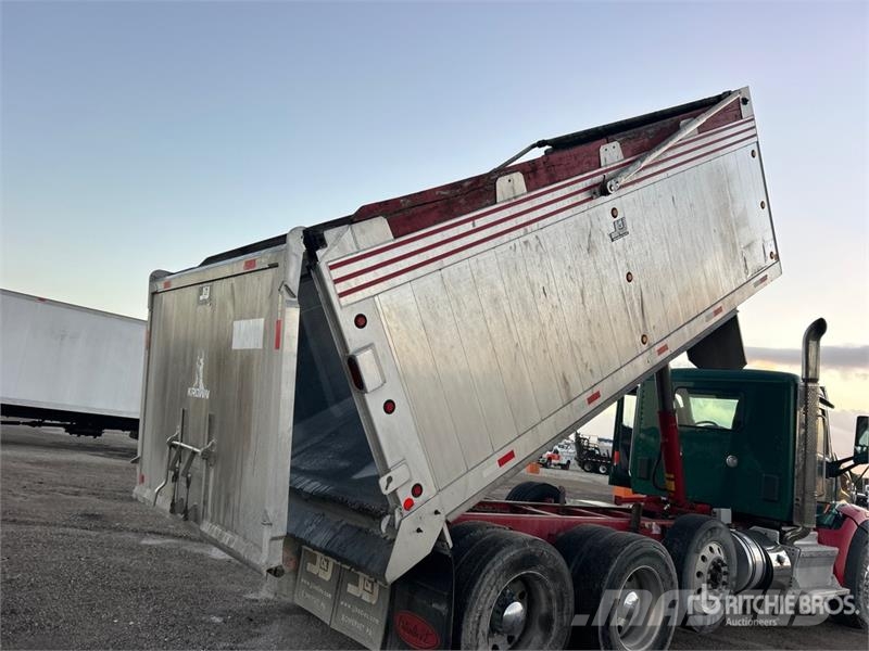 Peterbilt 567 شاحنات قلابة