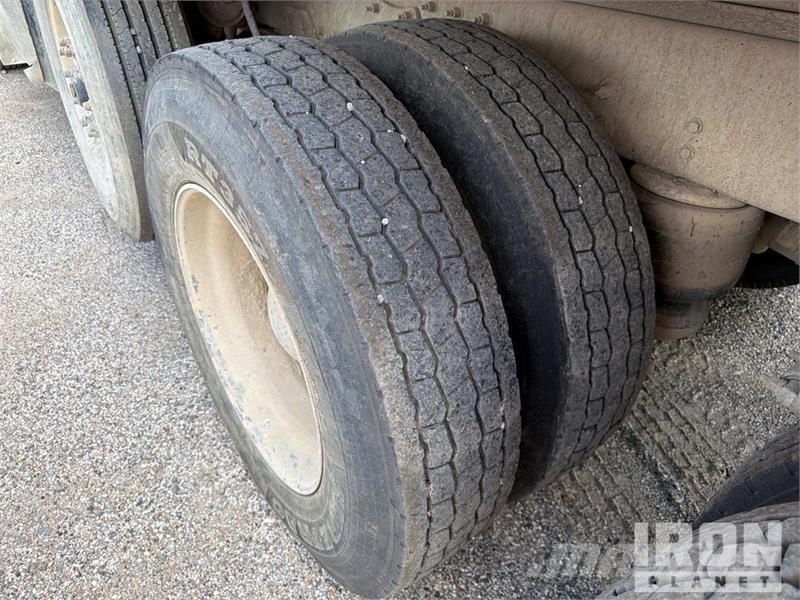 Peterbilt 567 傾卸式卡車