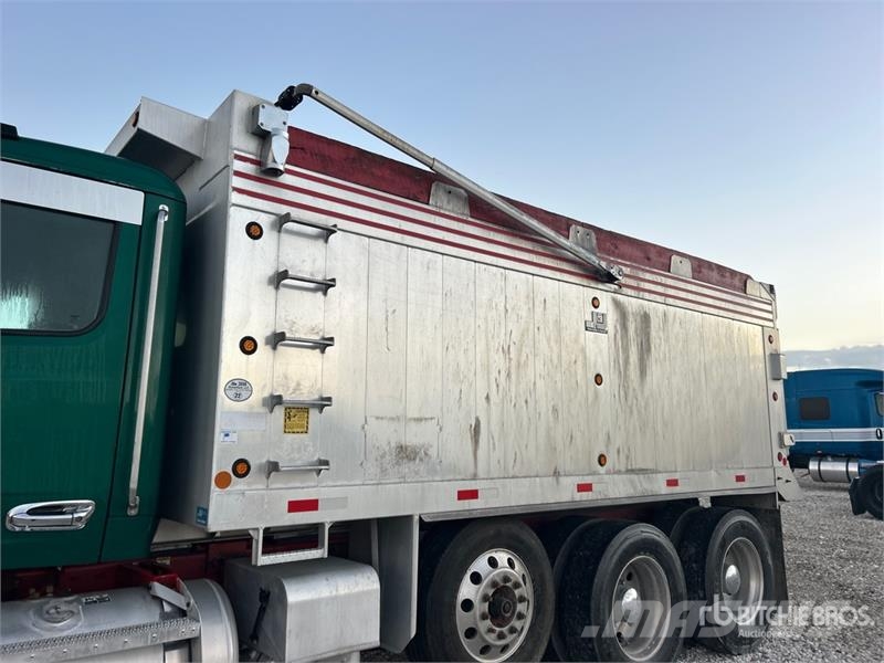 Peterbilt 567 شاحنات قلابة